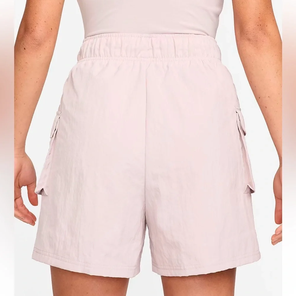 NWT-Nike Women’s Loose Fit Woven Cargo Shorts‎ Platinum Violet **Size S**